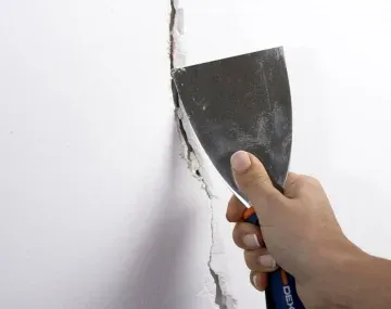 Cómo arreglar grietas en pisos y paredes rápido y fácil