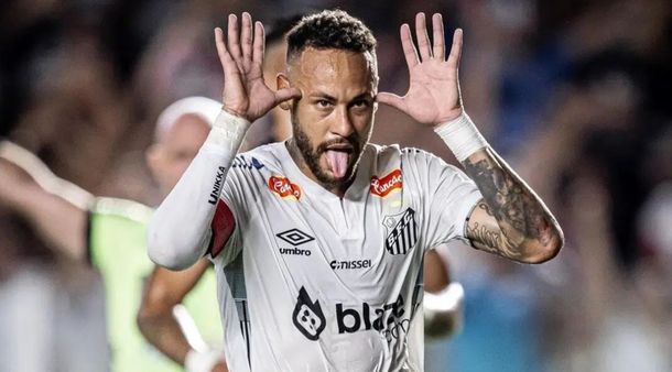 Neymar marcó su primer gol con Santos desde su regreso