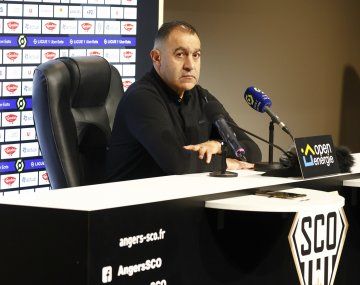 Insólita justificación de un DT francés a un jugador acusado de abuso: piden su destitución