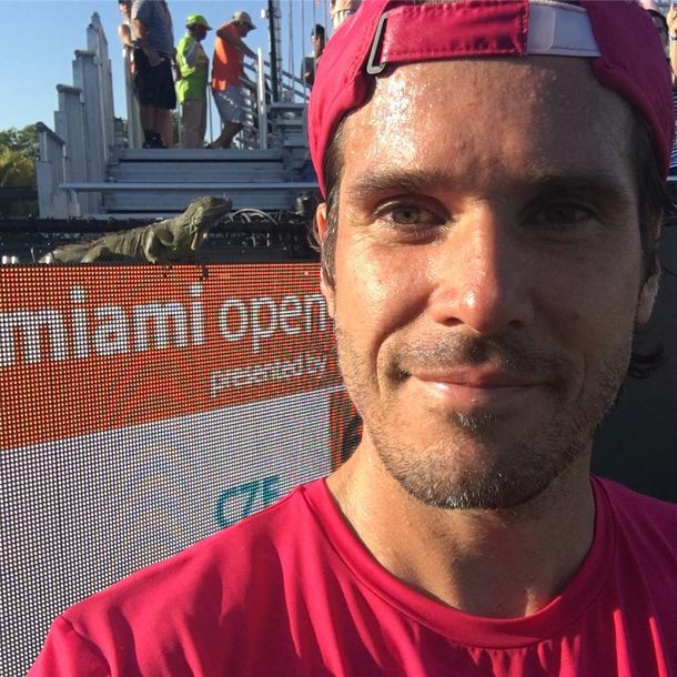 Tommy Haas se toma una selfie con una iguana&nbsp;