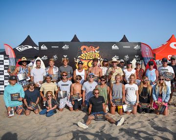 Cuatro generaciones en un día de competencia y, a la vez, diversión en el balneario Honu Beach
