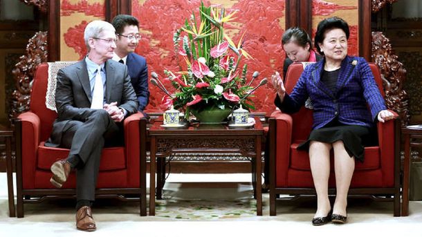 El CEO de Apple planea su expansión en China