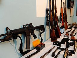 Megaoperativo en Avellaneda: secuestraron armas, drogas y automóviles
