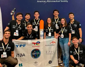 Los estudiantes argentinos que ganaron un campeonato aeroespacial