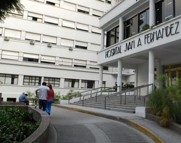 El jefe de Enfermer&iacute;a del Hospital Fern&aacute;ndez tiene Covid-19 y est&aacute; grave