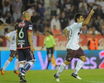 Lanús fue contundente y hundió más a Unión de Santa Fe