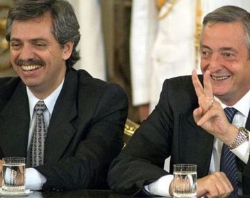 Néstor Kirchner junto a Alberto Fernández en la Casa Rosada.