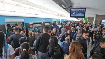 siguen las demoras y cancelaciones en el tren sarmiento tras el descarrilamiento del martes siguen las demoras y cancelaciones en el tren sarmiento tras el descarrilamiento del martes