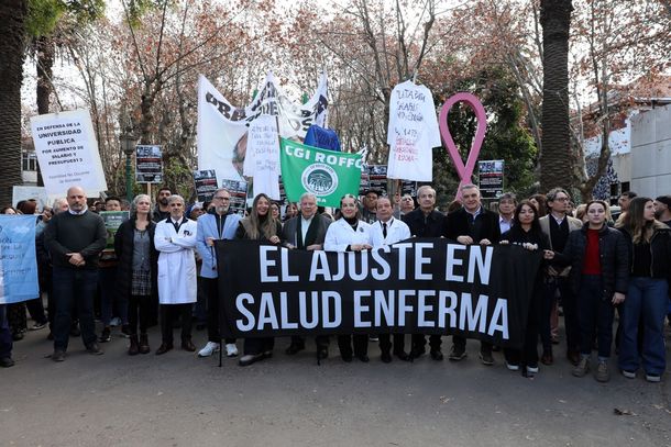 Se realizó un masivo abrazo simbólico en defensa del Instituto Roffo