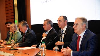 El gobierno reemplazará 14 turbinas en la represa de Salto Grande por 150 millones de dólares. El gobierno reemplazará 14 turbinas en la represa de Salto Grande por 150 millones de dólares.