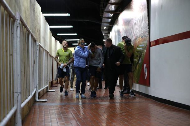 Así entraba Carlos Tevez al Monumental