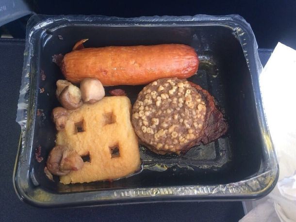 Viral: las peores comidas que te pueden tocar en un vuelo