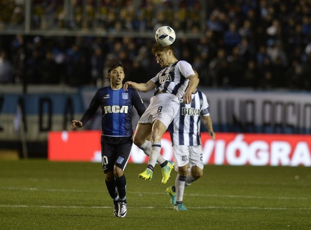 Racing debutó en el torneo con un empate ante Talleres en Avellaneda