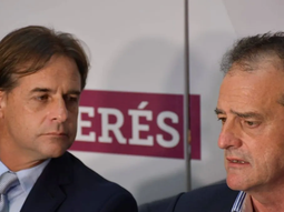El presidente uruguayo Luis Lacalle Pou y el senador y líder de Cabildo Abierto, Guido Manini Ríos. El presidente uruguayo Luis Lacalle Pou y el senador y líder de Cabildo Abierto, Guido Manini Ríos.