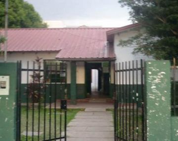 Tiroteo entre bandas frente a una escuela