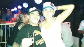 Diego Maradona en Sutton de San Miguel con su novia Rocío Oliva