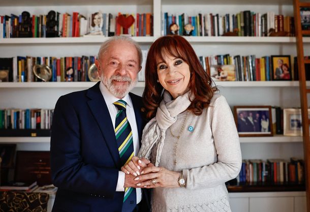 Lula junto a Cristina.