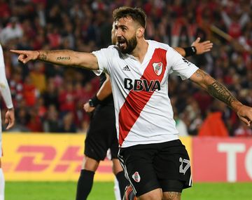 Con gol de Pratto, River la ganó a Santa Fe y avanzó a octavos de final