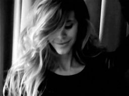 valdes realizo un video sexy para promocionar su marca valdes realizo un video sexy para promocionar su marca