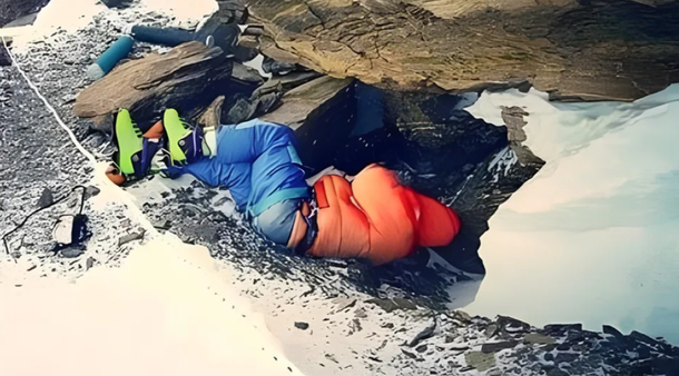 El plan para recuperar el cuerpo de Botas Verdes: lleva 30 años congelado en el Everest a 8.500 metros