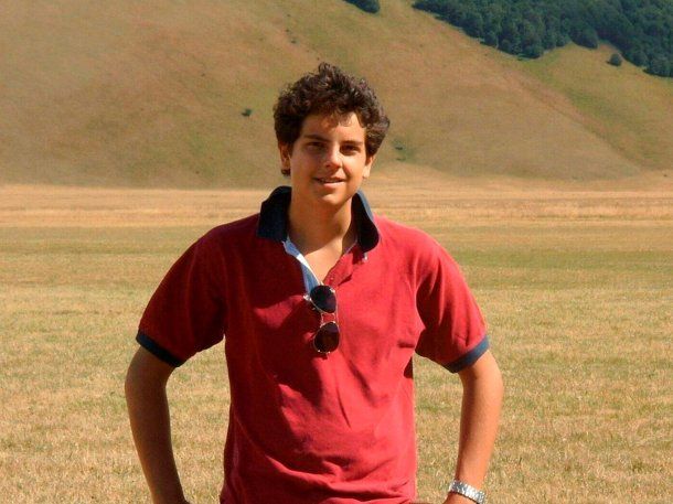 Carlo Acutis fue conocido como el “apóstol de internet” o el “ciberapóstol” y su muerte conmovió a Italia en 2006