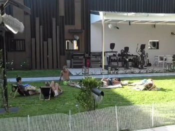 Un dron volvió a sobrevolar la casa de Gran Hermano: qué mensaje llevó