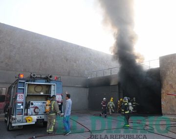 Incendio en el subsuelo de la Casa de Gobierno de San Luis: no hubo heridos