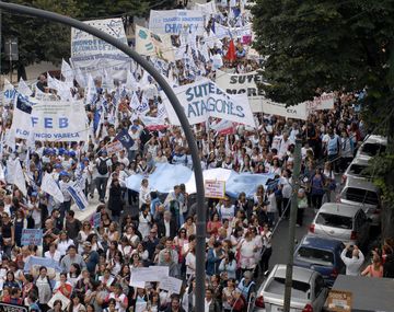 {altText(,El hashtag #ParoDocente fue trending topic en Twitter)}