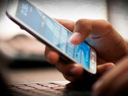 Si te espía el celular no es amor