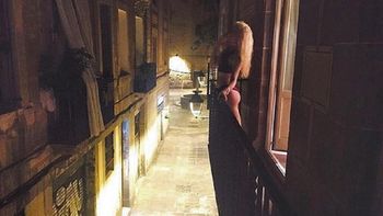 militta bora calento con una foto hot en barcelona: buscando pokemones militta bora calento con una foto hot en barcelona: buscando pokemones