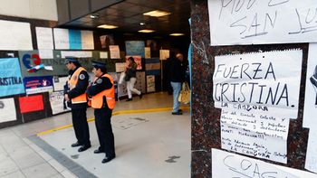 la vigilia de los militantes en la puerta de la fundacion la vigilia de los militantes en la puerta de la fundacion