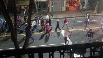 apuntan a la policia por los incidentes entre hinchas de san lorenzo y huracan apuntan a la policia por los incidentes entre hinchas de san lorenzo y huracan