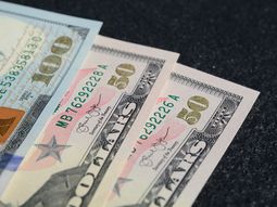 El dólar regresó a la franja de los 39 pesos en Uruguay. El dólar regresó a la franja de los 39 pesos en Uruguay.