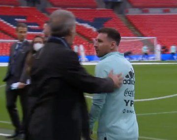 El saludo de Lionel Messi al Pollo Vignolo: ¿dejó pagando a Ruggeri?