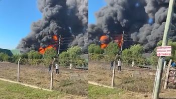 voraz incendio destruye un deposito de pinturas en francisco alvarez voraz incendio destruye un deposito de pinturas en francisco alvarez