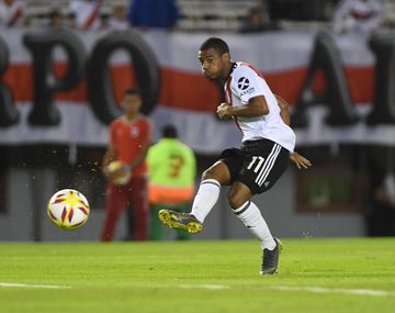 Con un triplete de De La Cruz