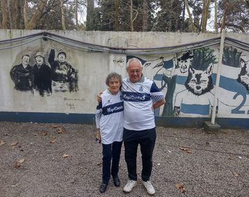 Riquelme salvó a famosa abuela hincha de Gimnasia