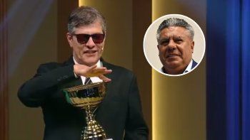 la burla de pergolini a chiqui tapia por el polemico pasillo de estudiantes: soy el campeon de la tele la burla de pergolini a chiqui tapia por el polemico pasillo de estudiantes: soy el campeon de la tele