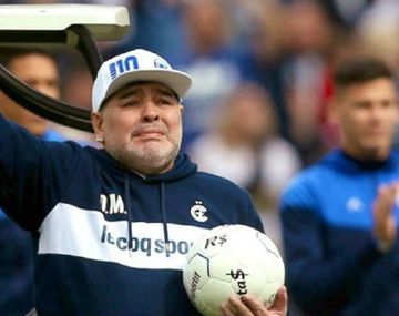 Un regalo de Dios: la campaña solidaria que hizo emocionar a Maradona