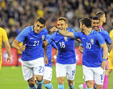 Diego Souza celebra su tempranero tanto