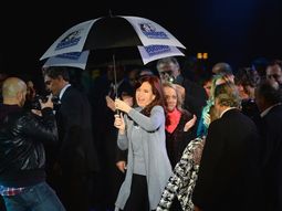 algunos quieren boicotear, sembrar cizana y dividir, dijo entre otras frases la presidente algunos quieren boicotear, sembrar cizana y dividir, dijo entre otras frases la presidente