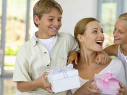 dia de la madre: en 80 ciudades, los regalos se podran comprar todos los dias en 12 cuotas sin interes dia de la madre: en 80 ciudades, los regalos se podran comprar todos los dias en 12 cuotas sin interes