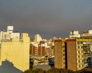 De dónde salen las cenizas que llueven en Rosario