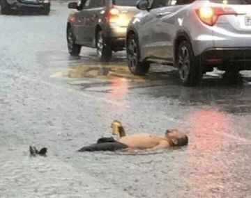 Llueve agua con memes: alegría de los que ya disfrutan y desazón de los que esperan