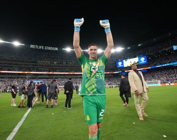 El tremendo récord de vallas invictas de Dibu en la Selección