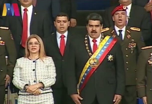 Las explosiones se produjeron cerca del escenario donde el presidente Nicolás Maduro daba un discurso