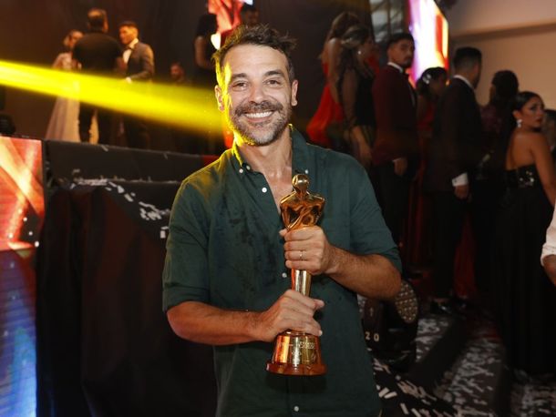 Pedro Alfonso, el gran ganador de los Premios Carlos: uno por uno, todos los galardonados