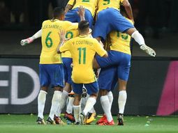 se lesiono dani alves y hay preocupacion en brasil: ¿se pierde el mundial? se lesiono dani alves y hay preocupacion en brasil: ¿se pierde el mundial?