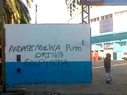 recrudece la interna politica en racing con nuevas pintadas recrudece la interna politica en racing con nuevas pintadas