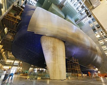 Ésta es la ballena azul flotante que competirá con el Teatro Colón